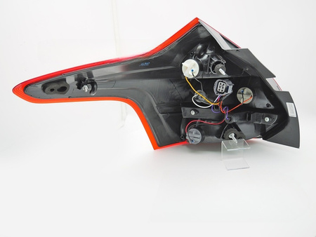 Lampa prawa klosz LED do Ford Focus Mk3 Hb 11-14