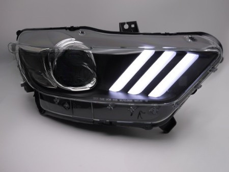 Reflektory lampy przedne xenon Ford Mustang 2014-2017 ksenonowe