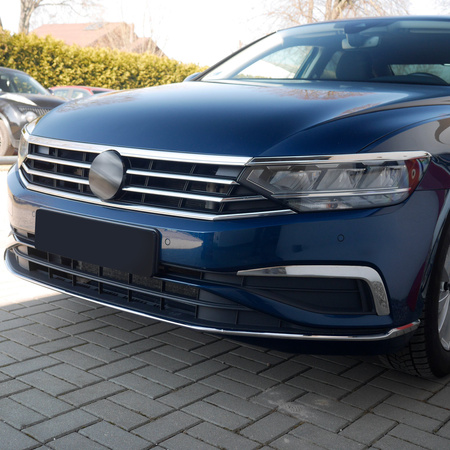 Listwy atrapy zderzaka przedniego Volkswagen Passat Variant FL 2019-2023