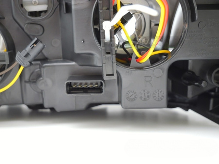 Lampa prawa reflektor black do Renault Laguna II