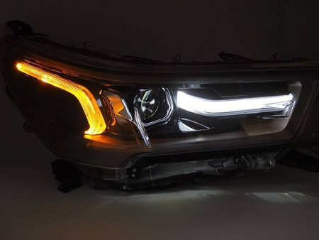 Lampy reflektory full LED black do Toyota Hilux