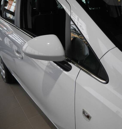 Listwy pod szyby boczne Opel Corsa E 2014-2019