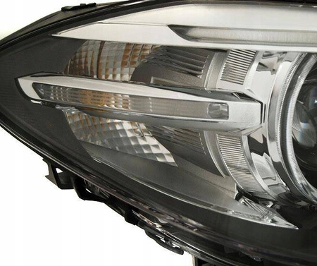 Lampy przednie F10 F11 10-13 RINGI LED DRL BLACK X