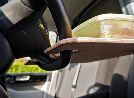 Stolik samochodowy obiadowy na kierownicę tacka