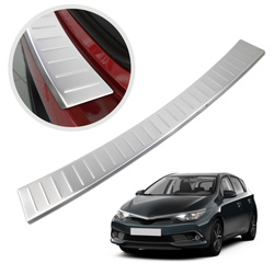 Listwa tylnego zderzaka Toyota Auris E180 Hatchback II 5D FL 2015-2019