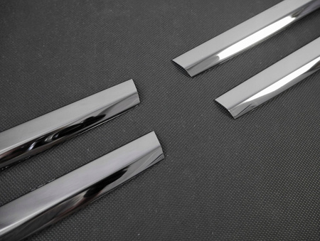 Listwy atrapy przedniej Volkswagen Transporter 2015-2019