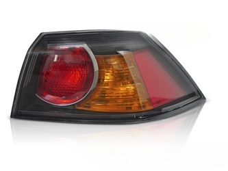 Lampa prawa tylna klosz do Mitsubishi Lancer 8