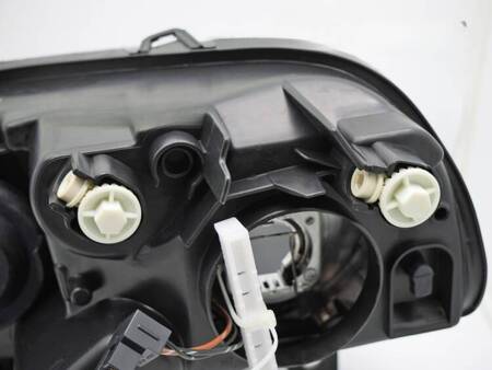 Lampa lewa reflektor TYC do Alfa Romeo 147 05-10